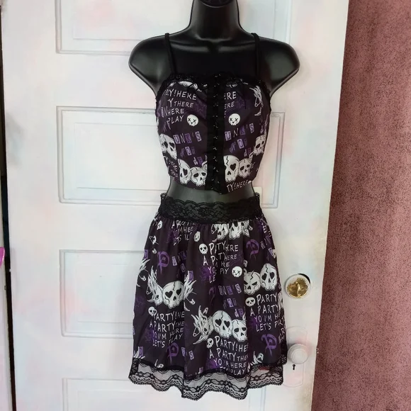 Kawaii Goth nwt corset top skirt set! Black lace, purple party skull FINAL PRICE - Picture 8 of 12